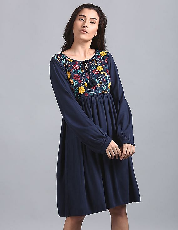 Gap embroidered cheap dress