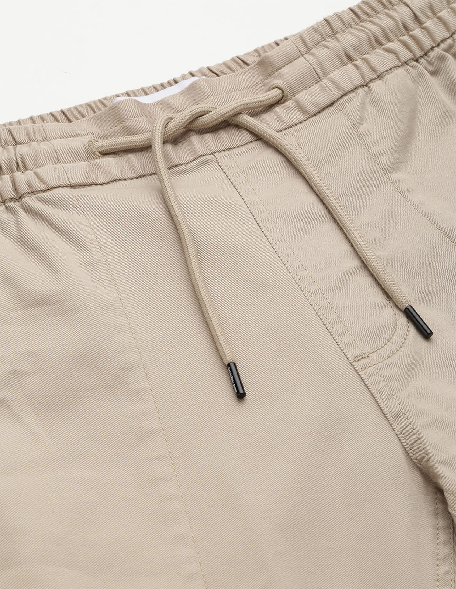 Men külotsiz egilgan jojani kordim.