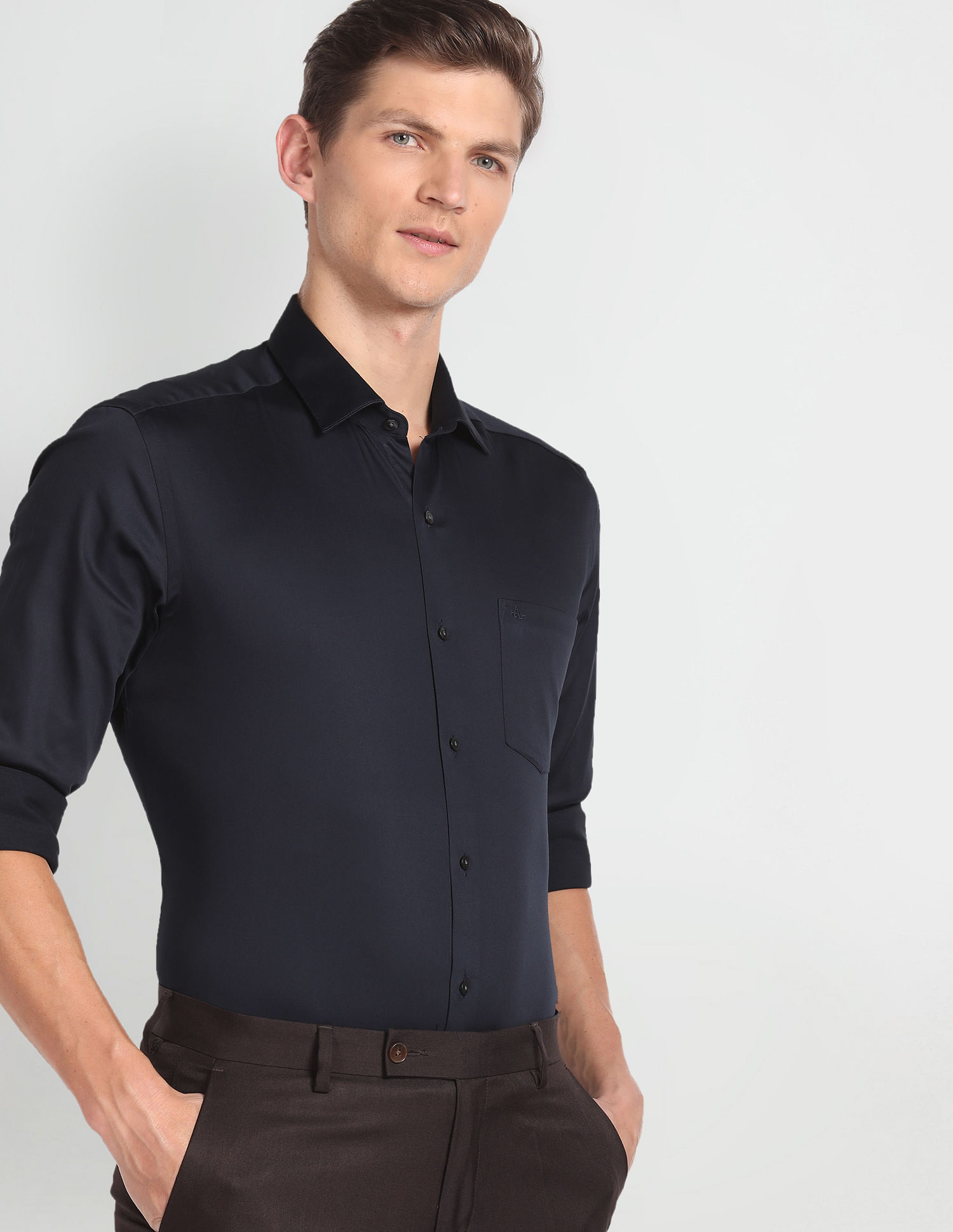Arrow Manhattan Slim Fit Solid Shirt