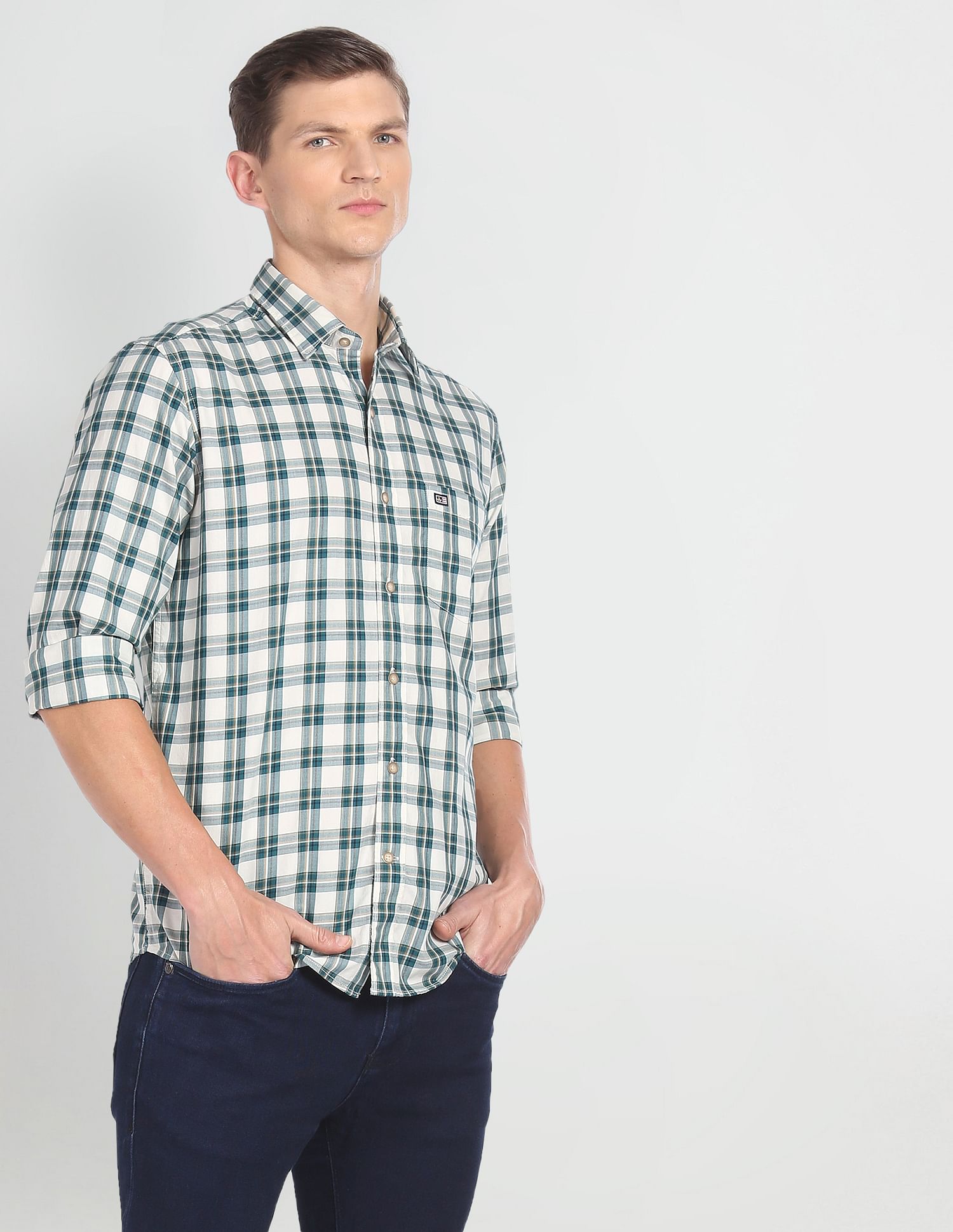 Arrow Sports Plaid Twill Slim Casual Shirt