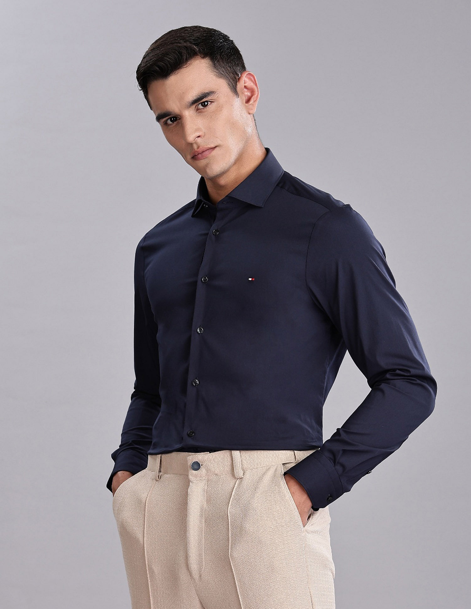 Tommy Hilfiger Solid Slim Fit Plain Woven Shirt