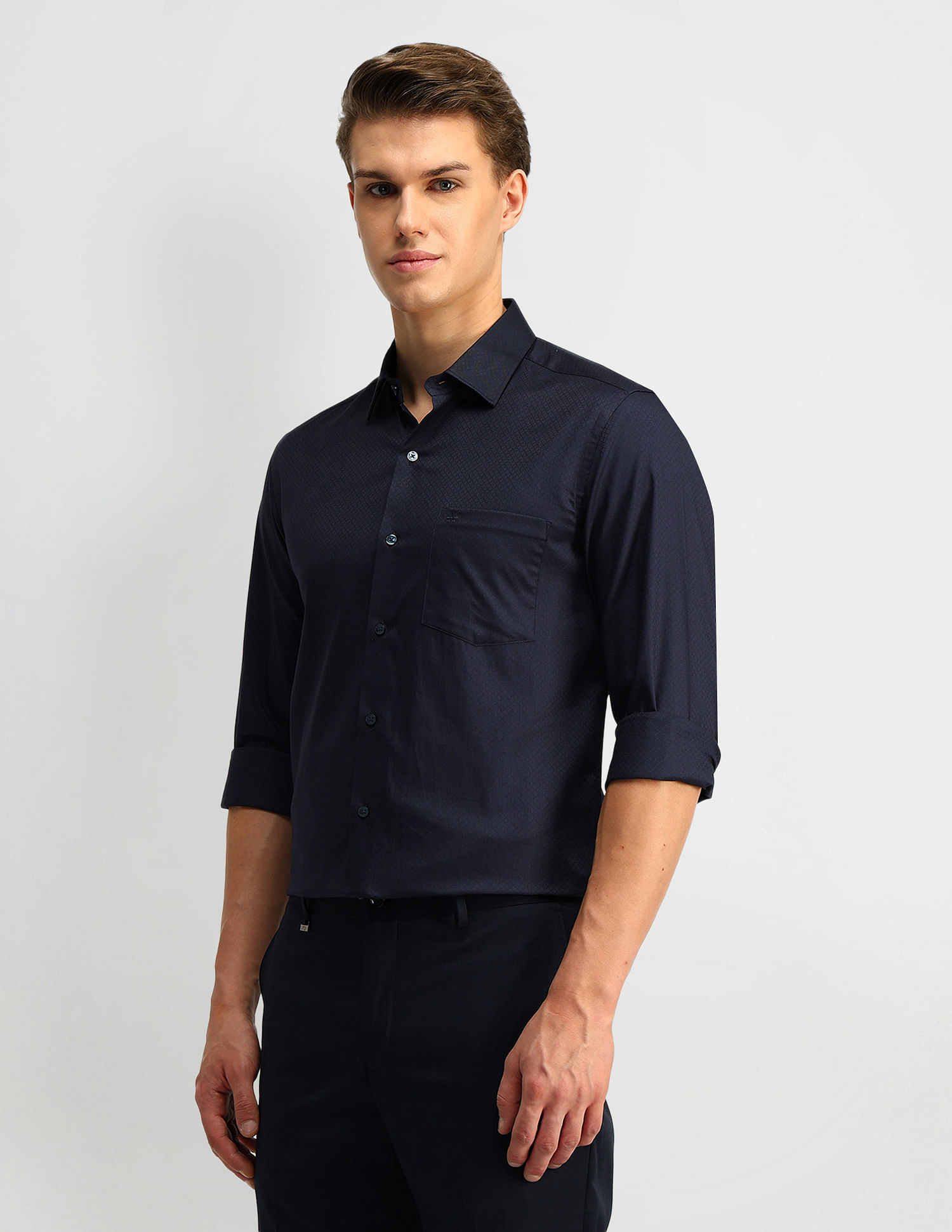 Arrow Manhattan Slim Fit Solid Shirt