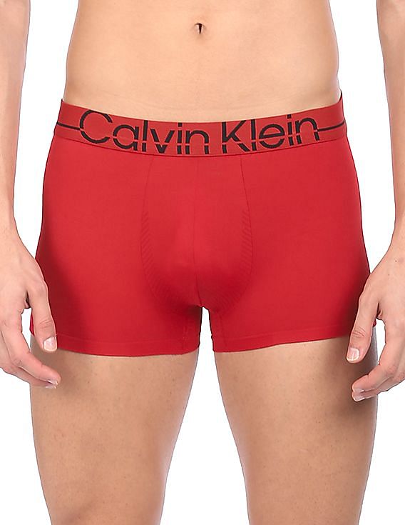 Buy Calvin Klein Underwear Men Red Elasticized Waistband Solid Trunks -  NNNOW.com