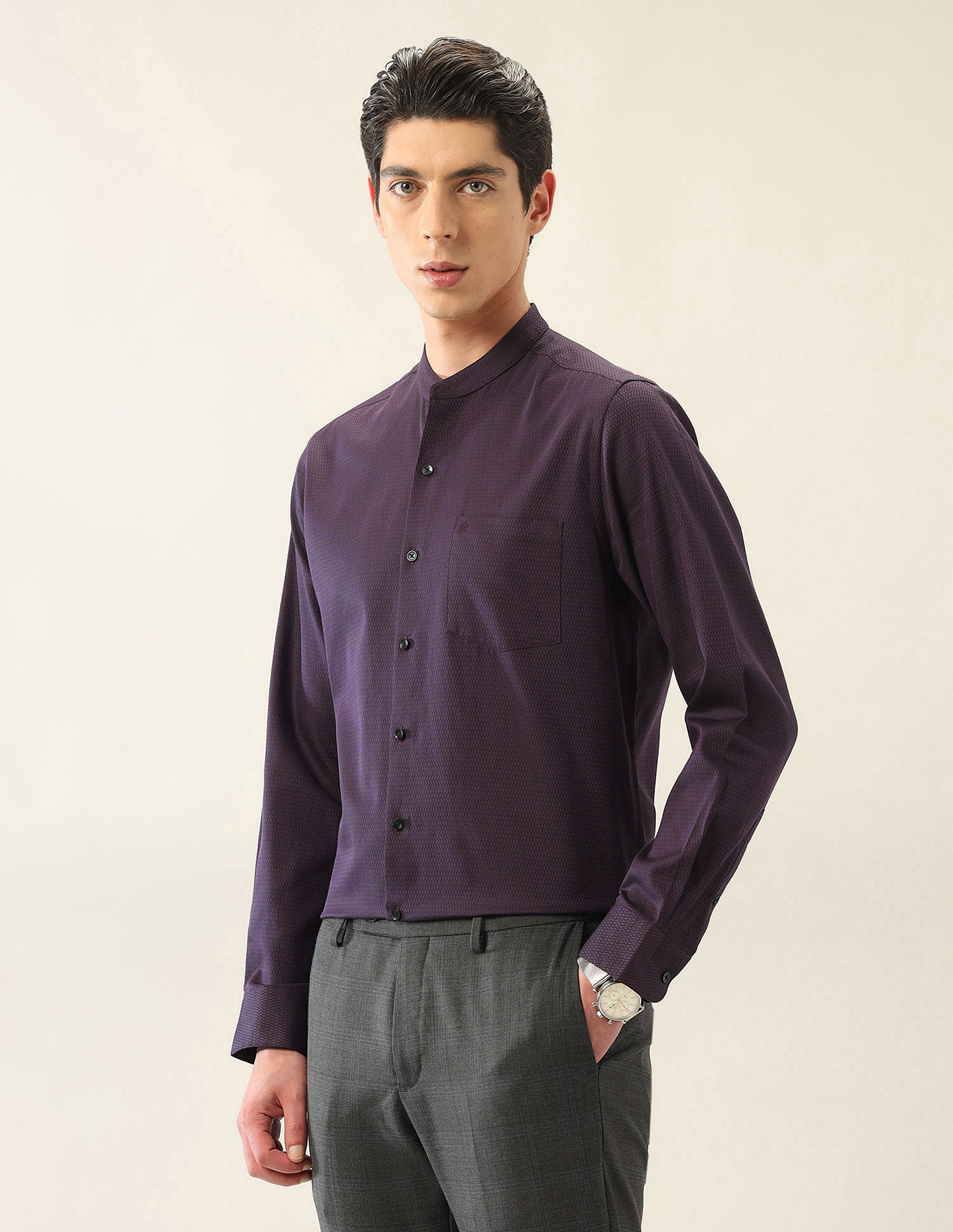 Arrow Textured Manhattan Slim Fit Ceremonial Shirt