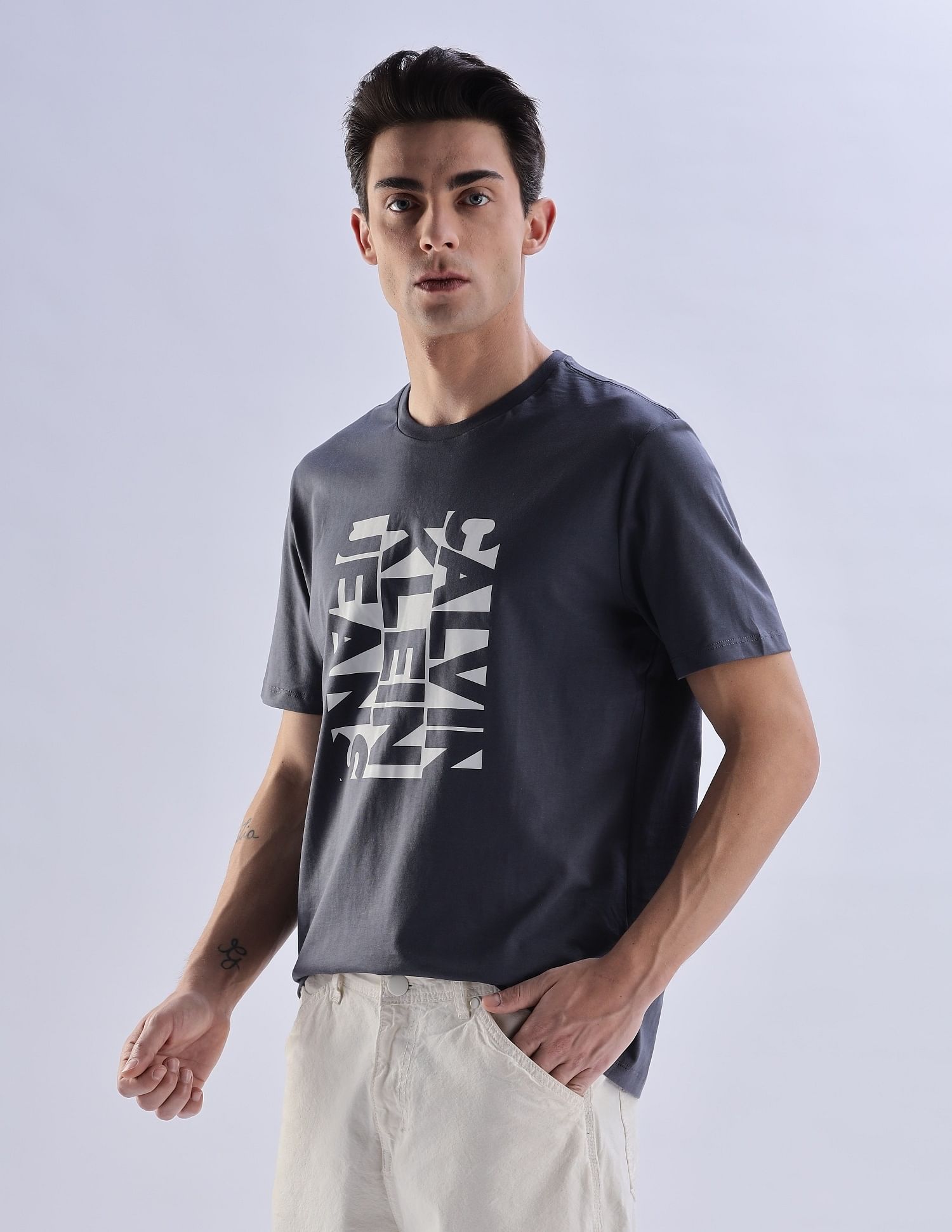 Calvin Klein Jeans Regular-Fit Logo Cotton T-Shirt