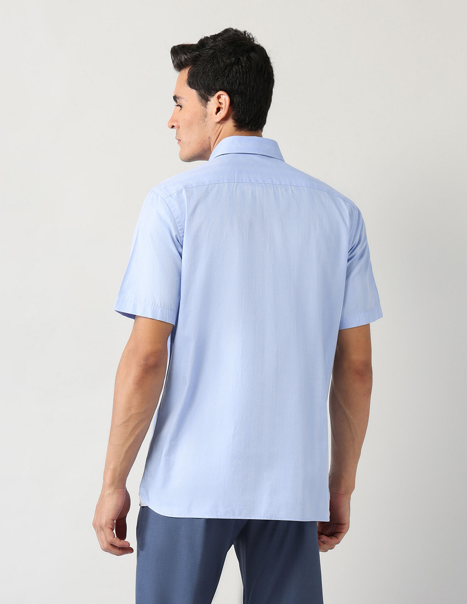 Arrow Liberty Classic Fit Textured Pure Cotton Shirt