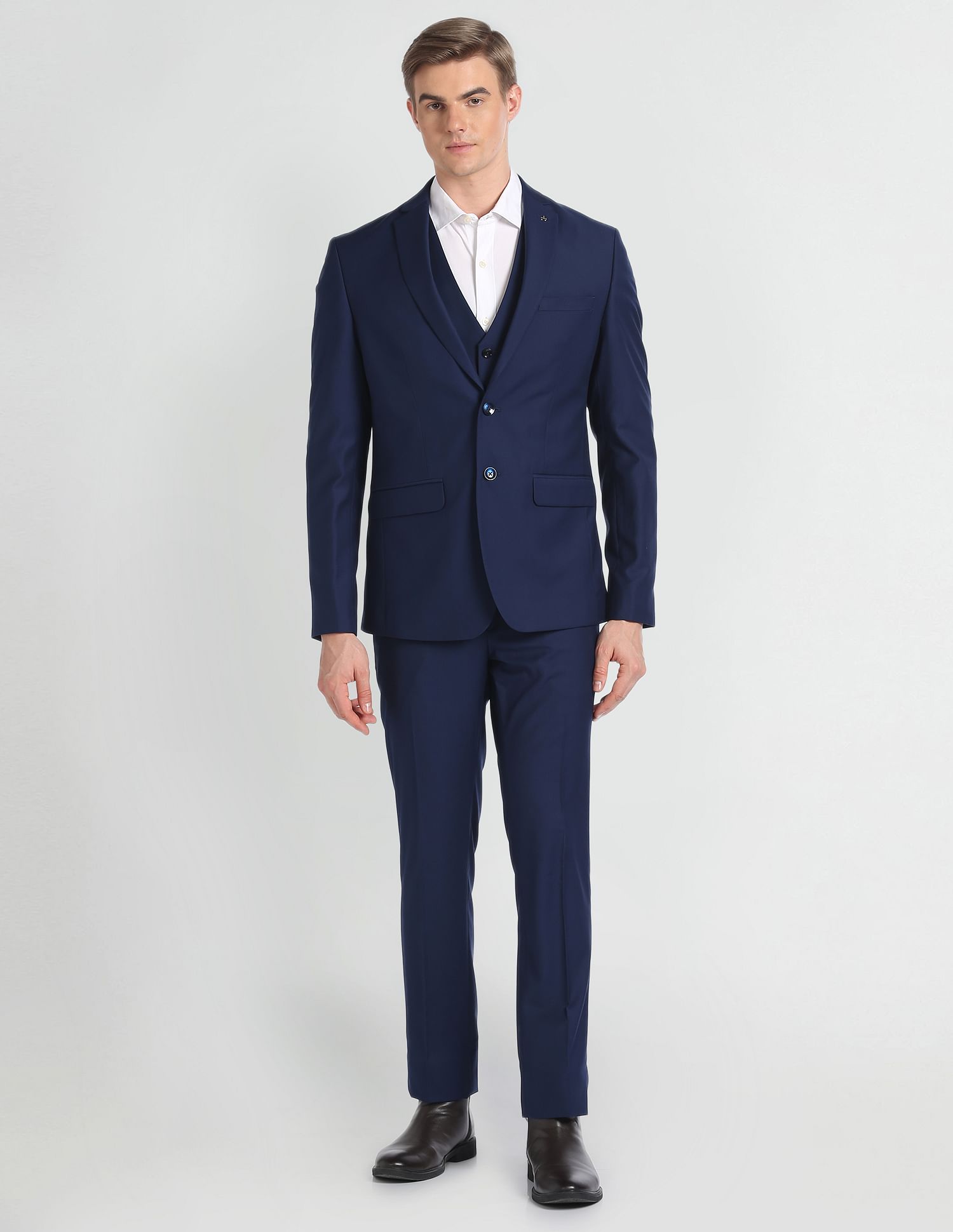 Arrow Tailored Fit Single Breasted Three Piece Suit