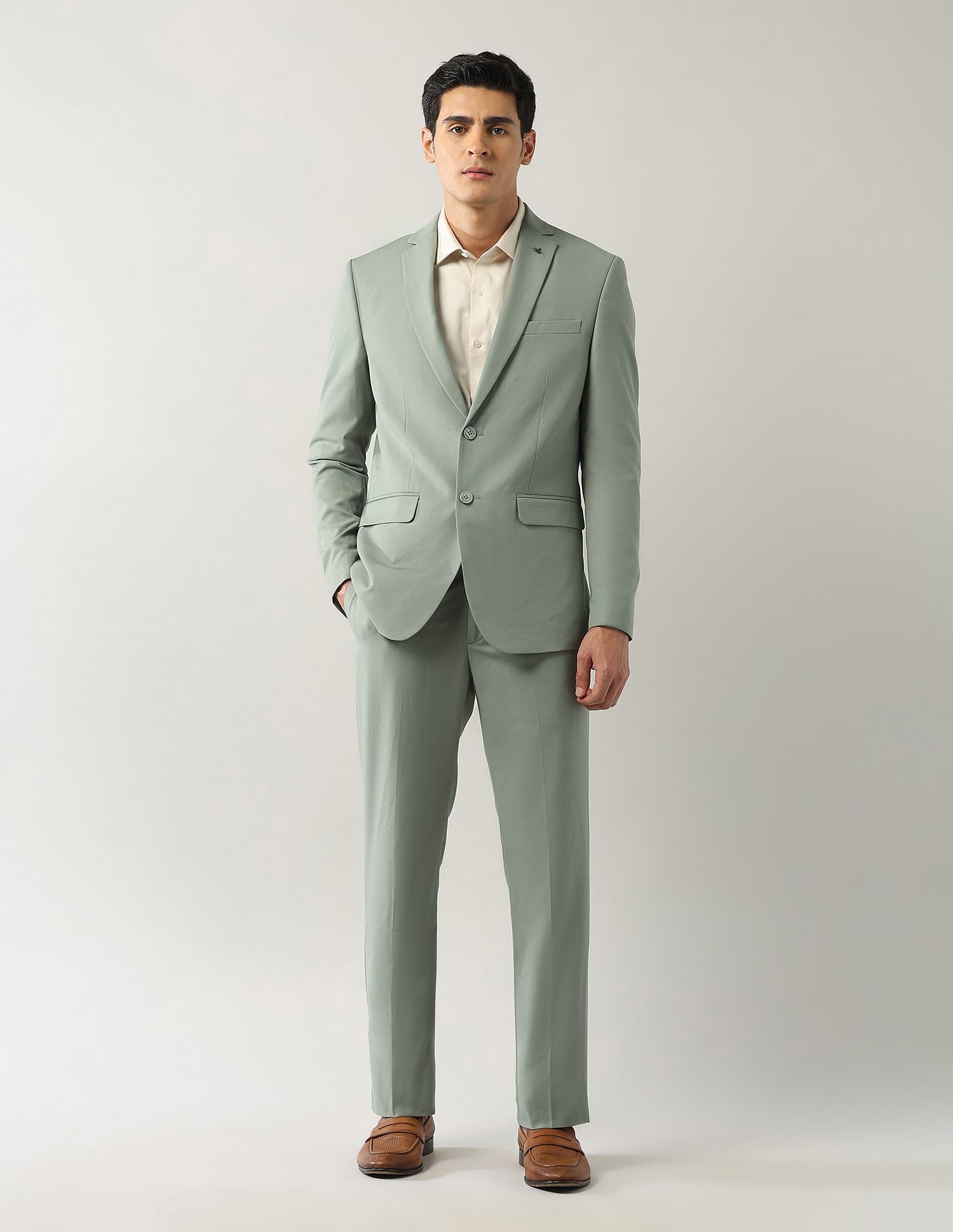 Arrow Tailored Fit Solid Two Piece Suit