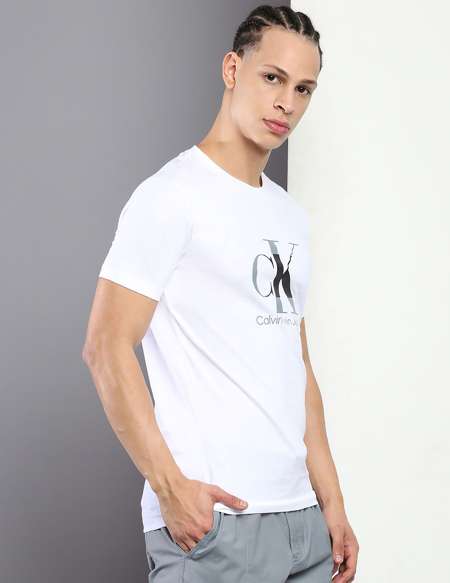 Buy Calvin Klein Jeans Transitional Cotton Brand Print T-Shirt - NNNOW.com