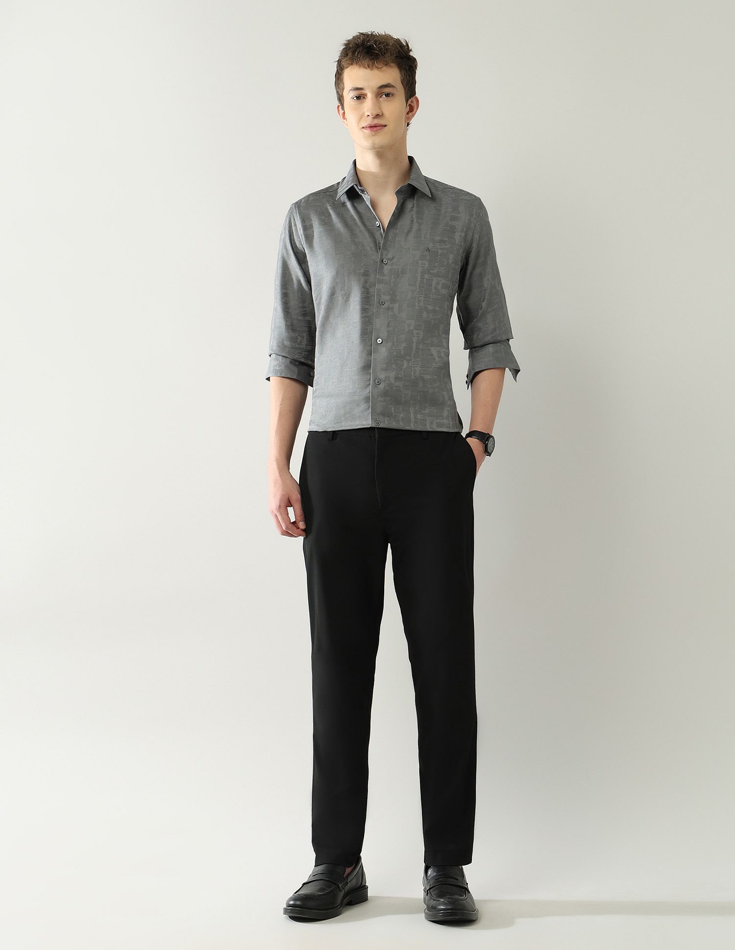 Arrow Newyork Textured Manhattan Slim Fit Jaquard Shirt