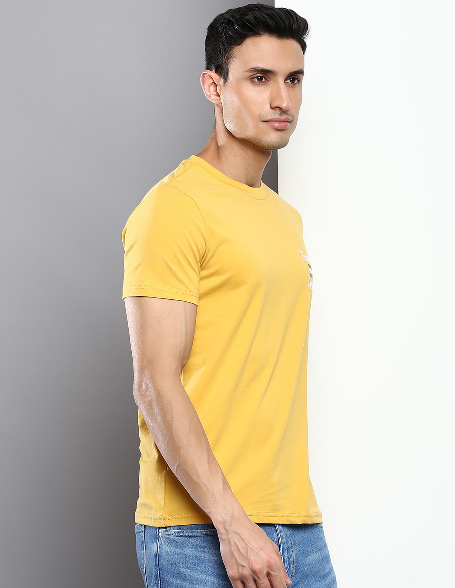 Tommy Hilfiger Silicone HD Chest Logo Slim Fit T-Shirt