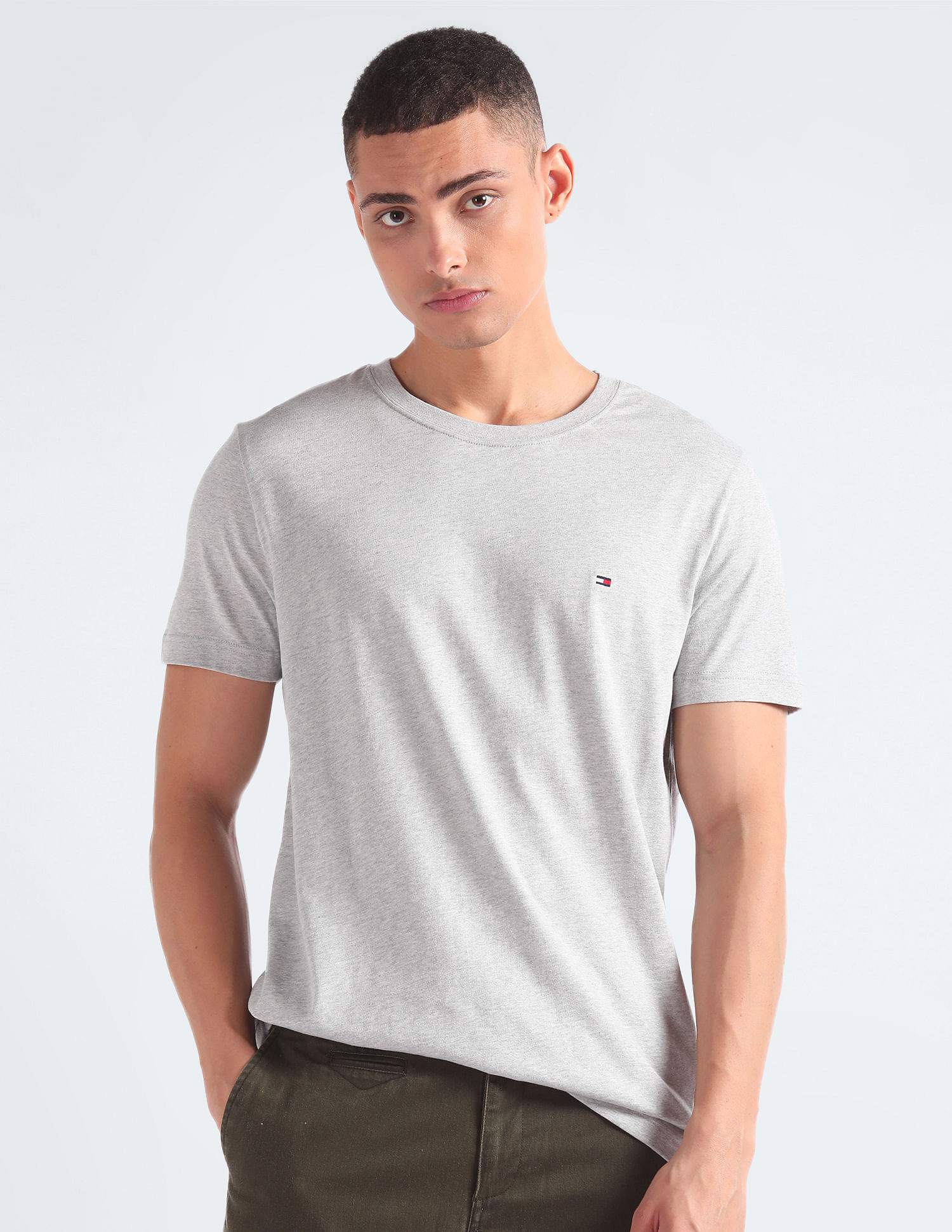 Tommy hilfiger essential on sale logo t shirt