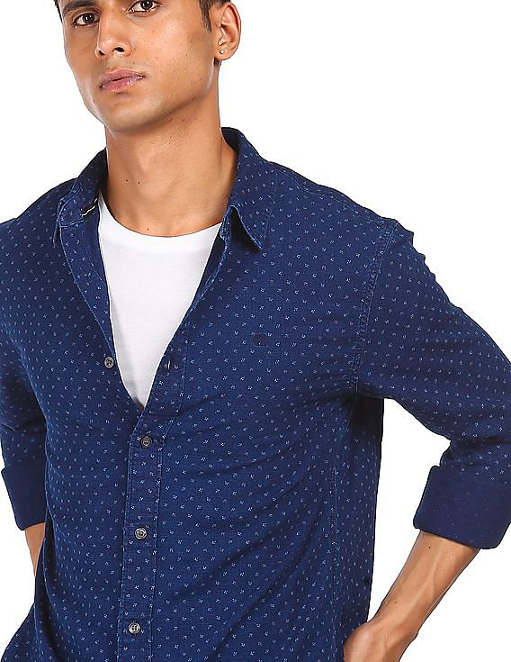 Buy Calvin Klein Men Blue Spread Collar Patterned Casual Shirt 
