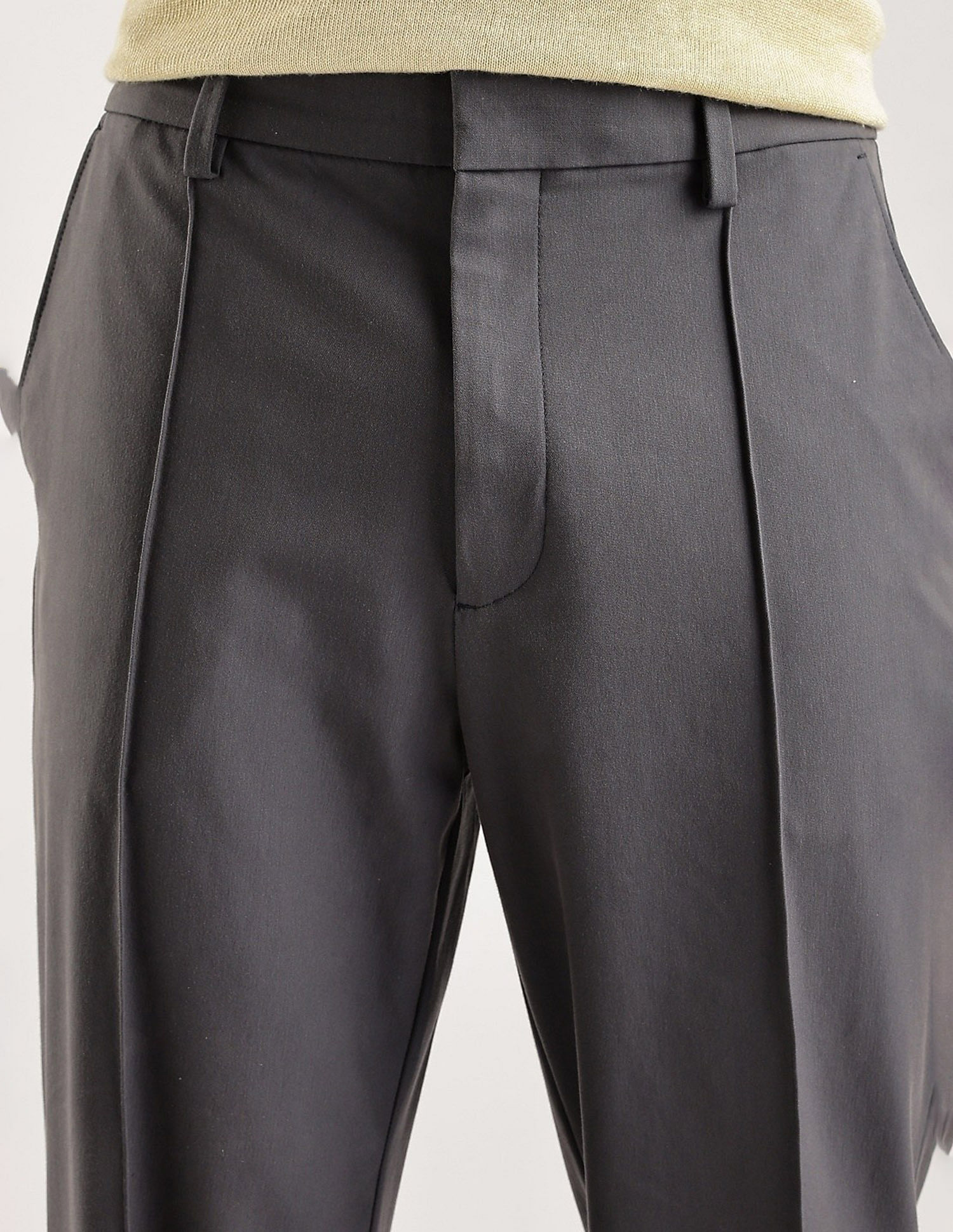 Calvin Klein Jeans Regular Fit Solid Mid Rise Trouser