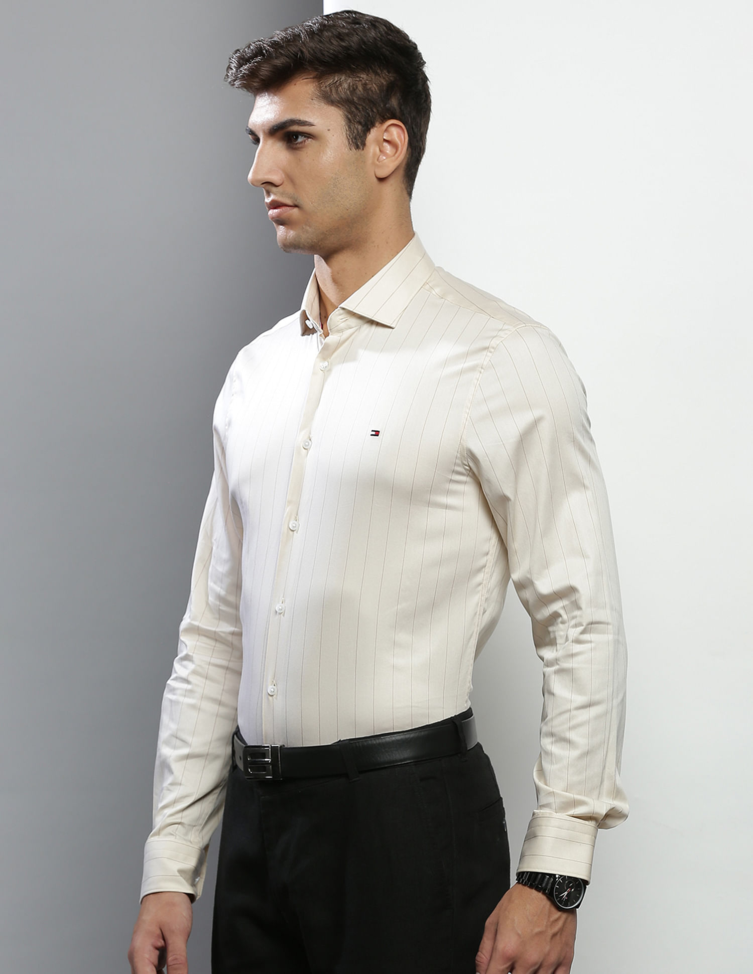 Tommy Hilfiger Men Beige Flex Satin Vertical Stripe Formal Shirt