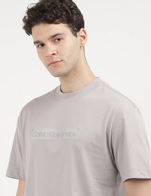 Buy Calvin Klein Jeans Embroidered Box T-Shirt - NNNOW.com